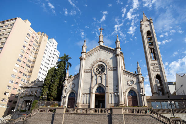 caxias do sul cathedral seen from dante alighieri square - alighieri imagens e fotografias de stock