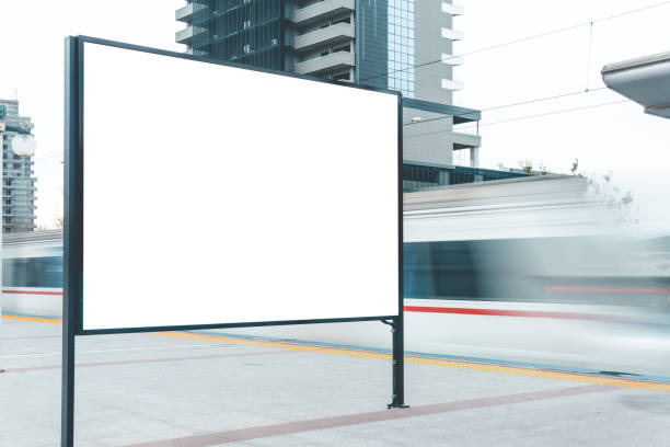 metro valla publicitaria - lightbox poster wall billboard fotografías e imágenes de stock