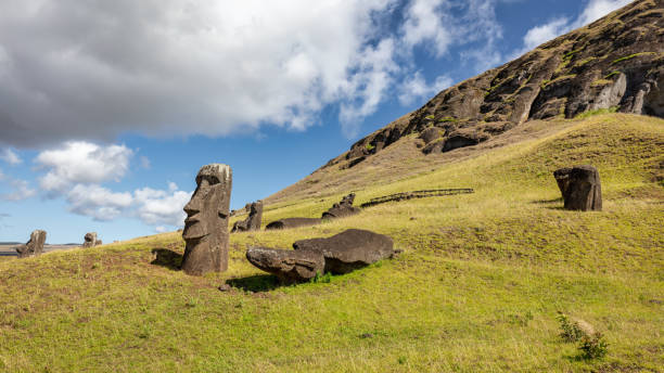 istock Rapa Nui Rano Raraku Moais Easter Island Panorama 1390486171