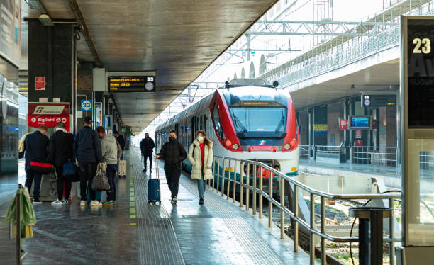 włoski pociąg - roma termini zdjęcia i obrazy z banku zdjęć