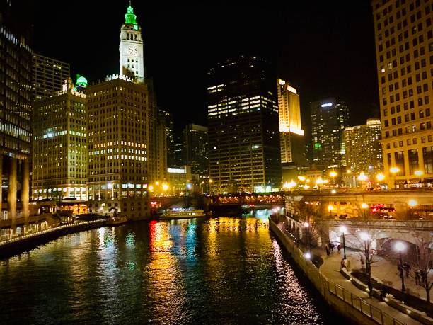 chicago à noite - concepts and ideas travel locations architecture and buildings time - fotografias e filmes do acervo