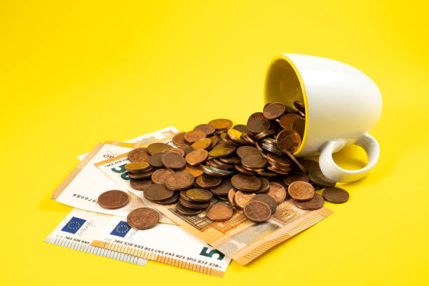 istock Euro coins spilled 1390516811