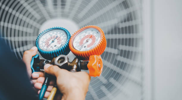 istock Air Conditioning Technician and A part of preparing to install n 1390554370