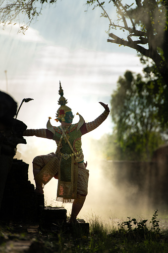 Khon, Is a classical Thai dance in a mask in the Ramayana literature, and this is the main character of the story, Ravana.
