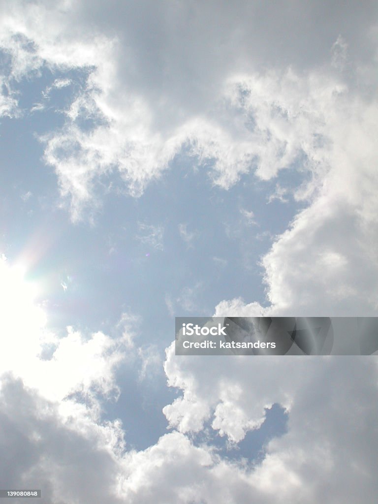 Sonne und Wolken - Lizenzfrei Blau Stock-Foto