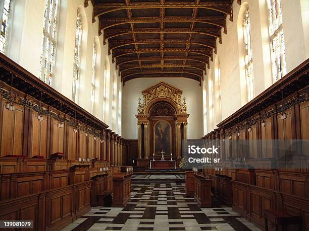 Trinity Cappella - Fotografie stock e altre immagini di Croce religiosa - Croce religiosa, Università, Altare