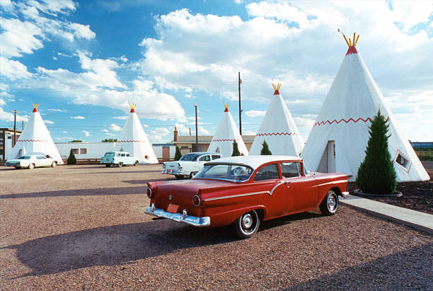 Wigwam Motel Wigwam Motel in Holbrook, Arizona with old cars route 66 stock pictures, royalty-free photos & images