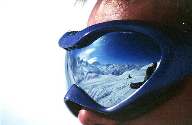 istock goggle - The french alpes 139082050