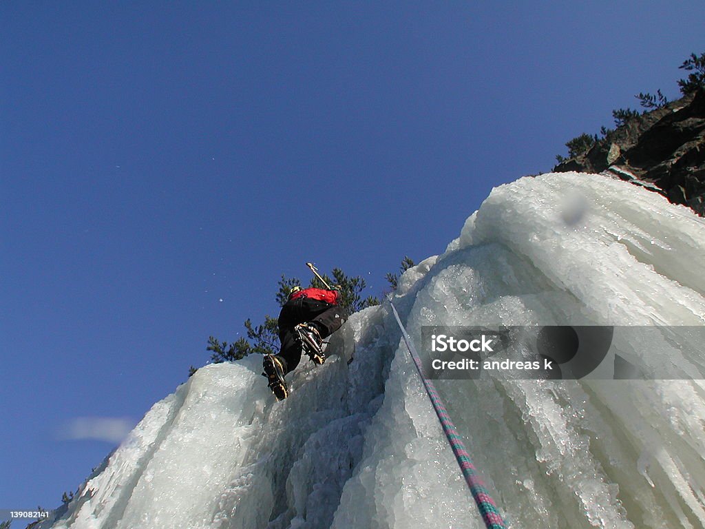 Alpinista felice ghiaccio - Foto stock royalty-free di Allegro