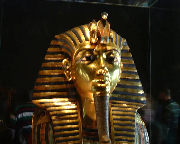 Tut-ankh-amun Mask, Egyptian Museum, Cairo, 2000. Slightly blurred, with clipping path.