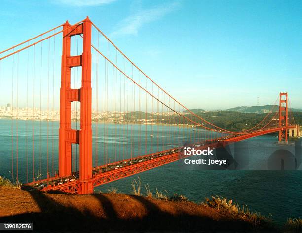 Golden Gate Bridge - Fotografie stock e altre immagini di Acqua - Acqua, Ambientazione esterna, America del Nord