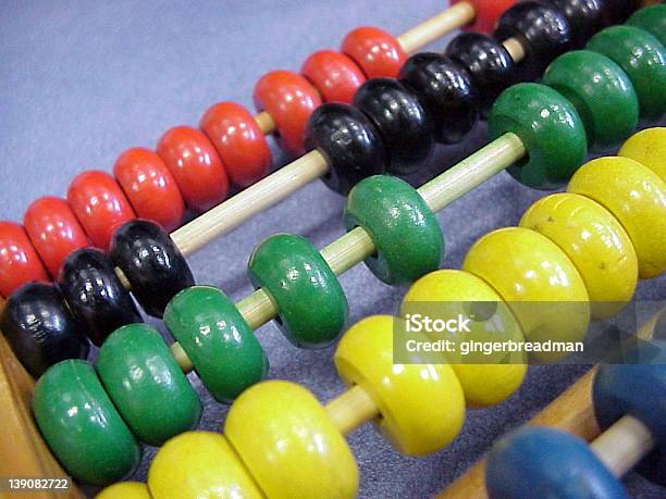 Foto de Crianças S Abacus e mais fotos de stock de Brinquedo - Brinquedo, Colorido, Conta - Artigo de armarinho