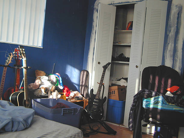 istock Dirty Teen Room 01 139082981