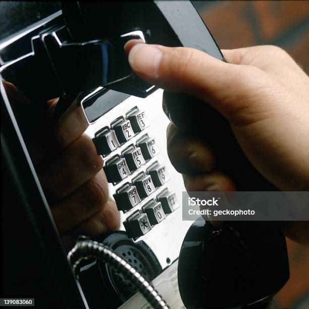 Telefon - zdjęcia stockowe i więcej obrazów Automat telefoniczny - Automat telefoniczny, Dyskusja, Fotografika