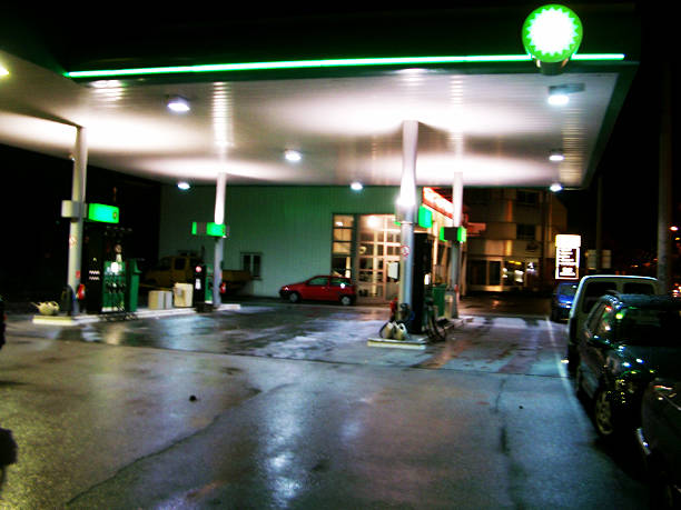 istock filling station in the night 139083627