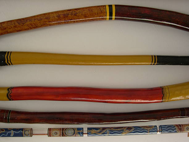 didgeridoos - aborigine didgeridoo indigenous culture australia - fotografias e filmes do acervo