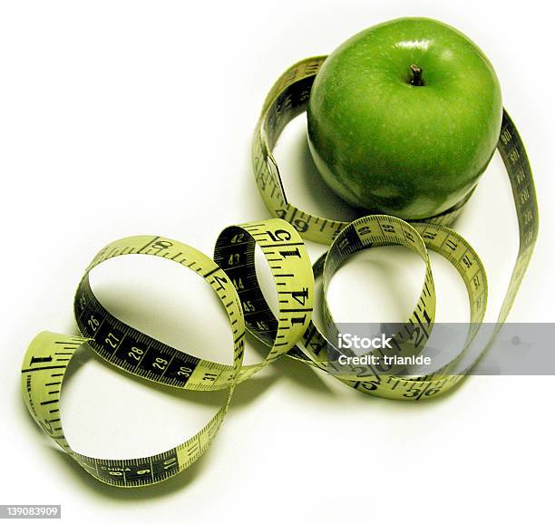 グリーンアップル巻き尺 1 - ダイエットのストックフォトや画像を多数ご用意 - ダイエット, ヘルスケアと医療, リンゴ