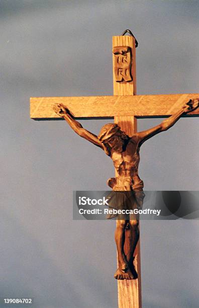 Crocifisso Closeup - Fotografie stock e altre immagini di Chiesa - Chiesa, Chiodo - Attrezzi da lavoro, Chiuso