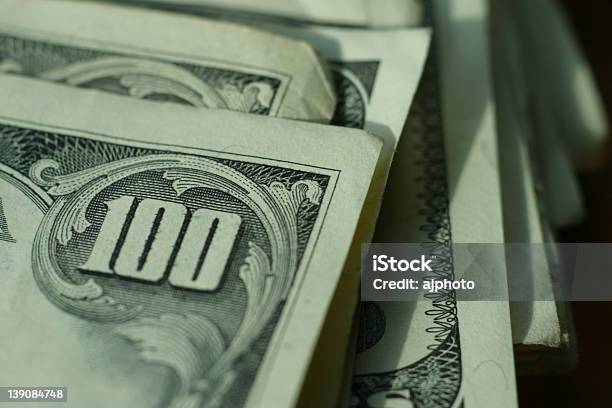 100 달러 지폐접사를 코너 100에 대한 스톡 사진 및 기타 이미지 - 100, 100 달러 지폐-미국 지폐 통화, 구매