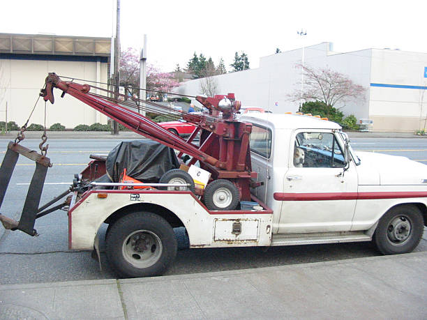 istock Bulldog in Towtruck 139084885