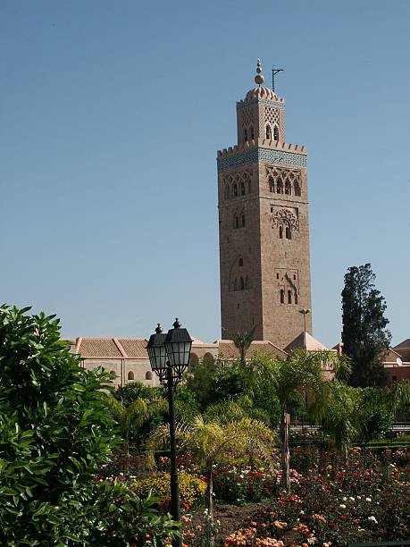 mezquita de koutoubia - koutoubia mosque mosque marrakeck morocco fotografías e imágenes de stock