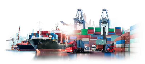 Global business logistics import export of containers cargo freight ship loading at port by crane, container handlers, cargo plane, truck on city background with copy space, transport industry concept logística comercial global importación exportación de contenedores carga carga buque carga en puerto por grúa, manipuladores de contenedores, avión de carga, camión en la ciudad de fondo con espacio de copia, concepto de industria de transporte
