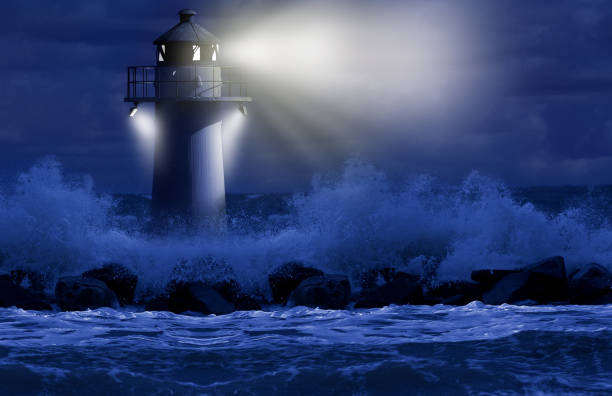 światło w ciemności. - storm lighthouse cloudscape sea zdjęcia i obrazy z banku zdjęć
