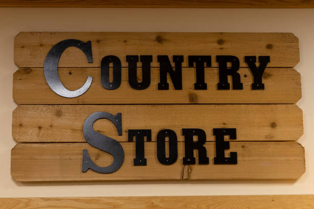 istock Country store sign 1390870809