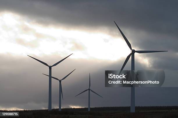 Foto de Turbinas Eólicas Do e mais fotos de stock de Desenvolvimento - Desenvolvimento, Eletricidade, Energia Eólica