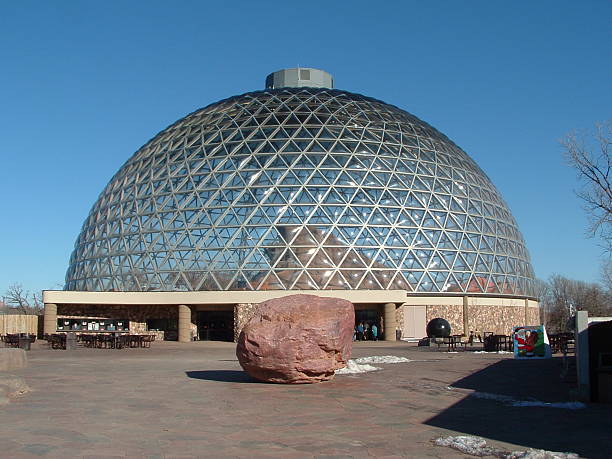 Dome at Zoo Outside a desert dome at Omaha Henry Doorly Zoo nebraska stock pictures, royalty-free photos & images