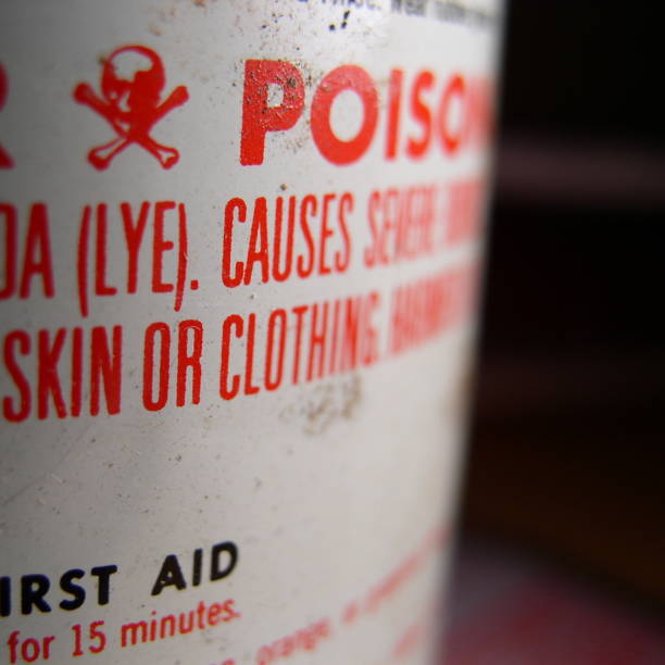 can of poision&nbsp;! attention&nbsp;! - meth lab photos et images de collection