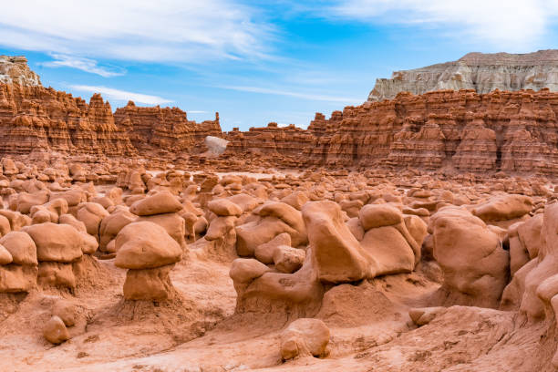 hoodoo rock forations w goblin valley state park w utah - goblin valley state park zdjęcia i obrazy z banku zdjęć