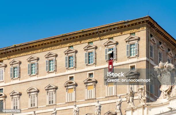 Papa Francesco Nel Palazzo Apostolico - Fotografie stock e altre immagini di Papa - Papa, Papa Francesco, Capitali internazionali