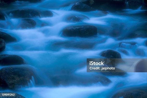 Wasser 01 Stockfoto und mehr Bilder von Amerikanische Sierra Nevada - Amerikanische Sierra Nevada, Bach, Bewegungsunschärfe