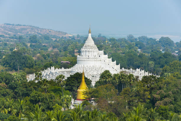 hsinbyume pagoda em mianmar - ancient architecture buddhism burmese culture - fotografias e filmes do acervo