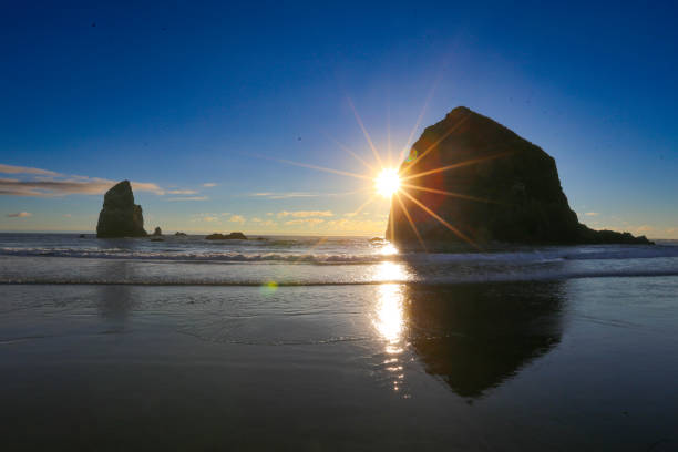 istock Sunset on Cannon Beach on the Oregon Coast 1390924505
