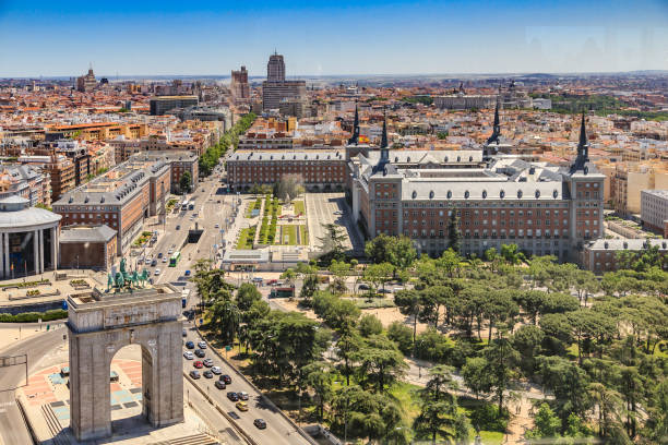 panoramic view of madrid from moncloa lighthouse - madrid built structure house spain imagens e fotografias de stock