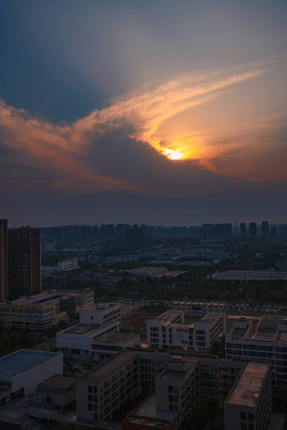 istock The city at dusk 1390970381