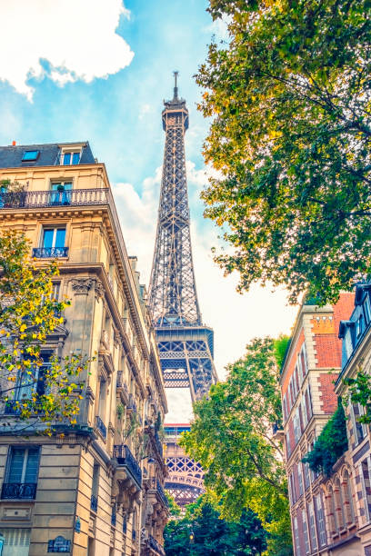 torre eiffel en la ciudad de parís - travel europe sunset winter fotografías e imágenes de stock