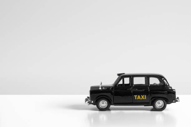 black model taxi london konzept - black cab stock-fotos und bilder