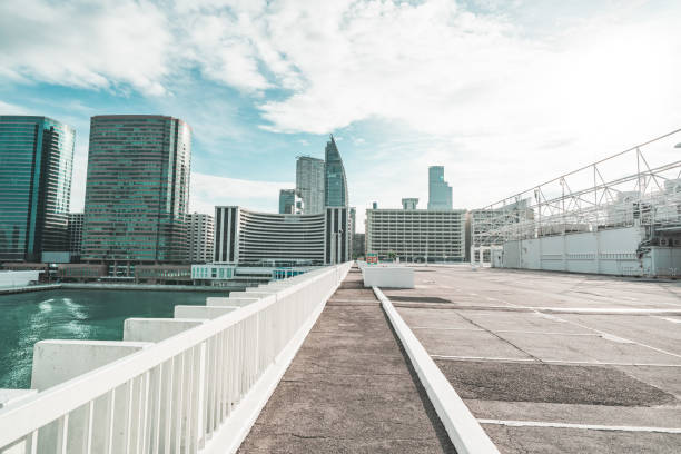 istock Empty floor with modern skyline and buildings in Hong Kong 1391085663
