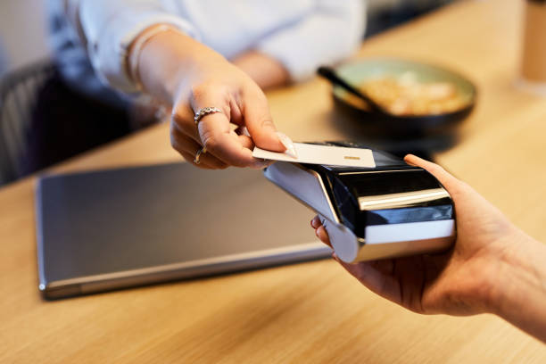 istock Credit Card Payment in Cafe 1391101093