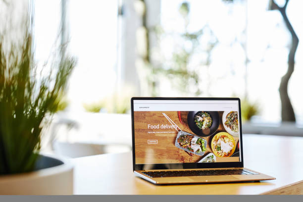 istock Food Delivery Service in Cafe 1391101166