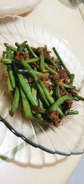 istock Baby chickpeas cook minced meat 1391152287