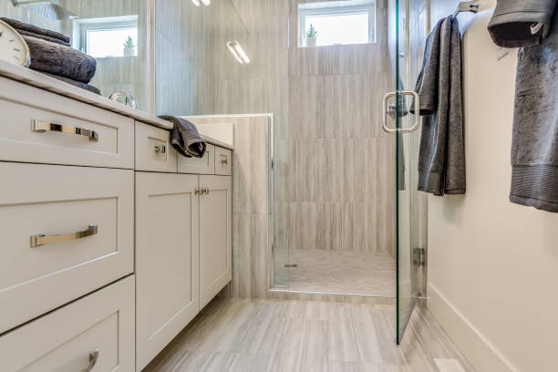 istock Open glass door ready for the shower to start 1391162498