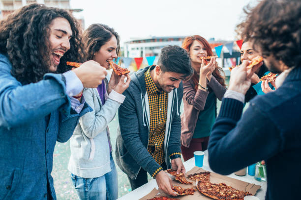 istock Pizza party on the roof 1391187139