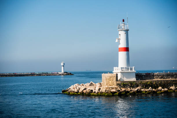 istock Lighthouse in Istanbul Kadikoy 1391189652