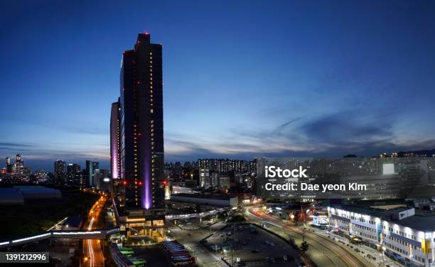The View Of Yongsangu Seoul Korea Stock Photo - Download Image Now - Apartment, Korea, Architecture