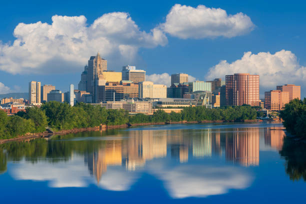 istock Hartford, Connecticut, USA Downtown Skyline 1391215075