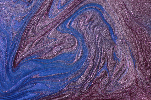 Blue and violet shimmer and glitter abstract background. Make up concept.Beautiful stains of liquid nail laquers.Fluid art,pour painting technique.Horizontal banner,can be used as backdrop for chat. el azul y el violeta brillan y brillan sobre el fondo abstracto. concepto de maquillaje. hermosas manchas de lacas de uñas líquidas. arte fluido, técnica de pintura de vertido. banner horizontal, se puede utilizar como telón de fondo para el chat.